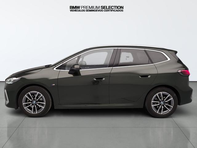 BMW Serie 2 218i Active Tourer color Verde. Año 2022. 100KW(136CV). Gasolina. En concesionario Automotor Premium Velázquez - Málaga de Málaga