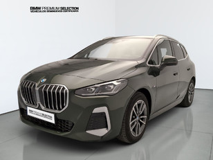 Fotos de BMW Serie 2 218i Active Tourer color Verde. Año 2022. 100KW(136CV). Gasolina. En concesionario Automotor Premium Velázquez - Málaga de Málaga
