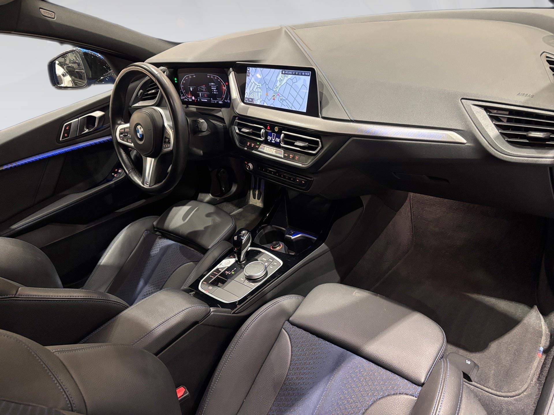 BMW Serie 1 118d color Azul. Año 2021. 110KW(150CV). Diésel. En concesionario Automotor Costa, S.L.U. de Almería