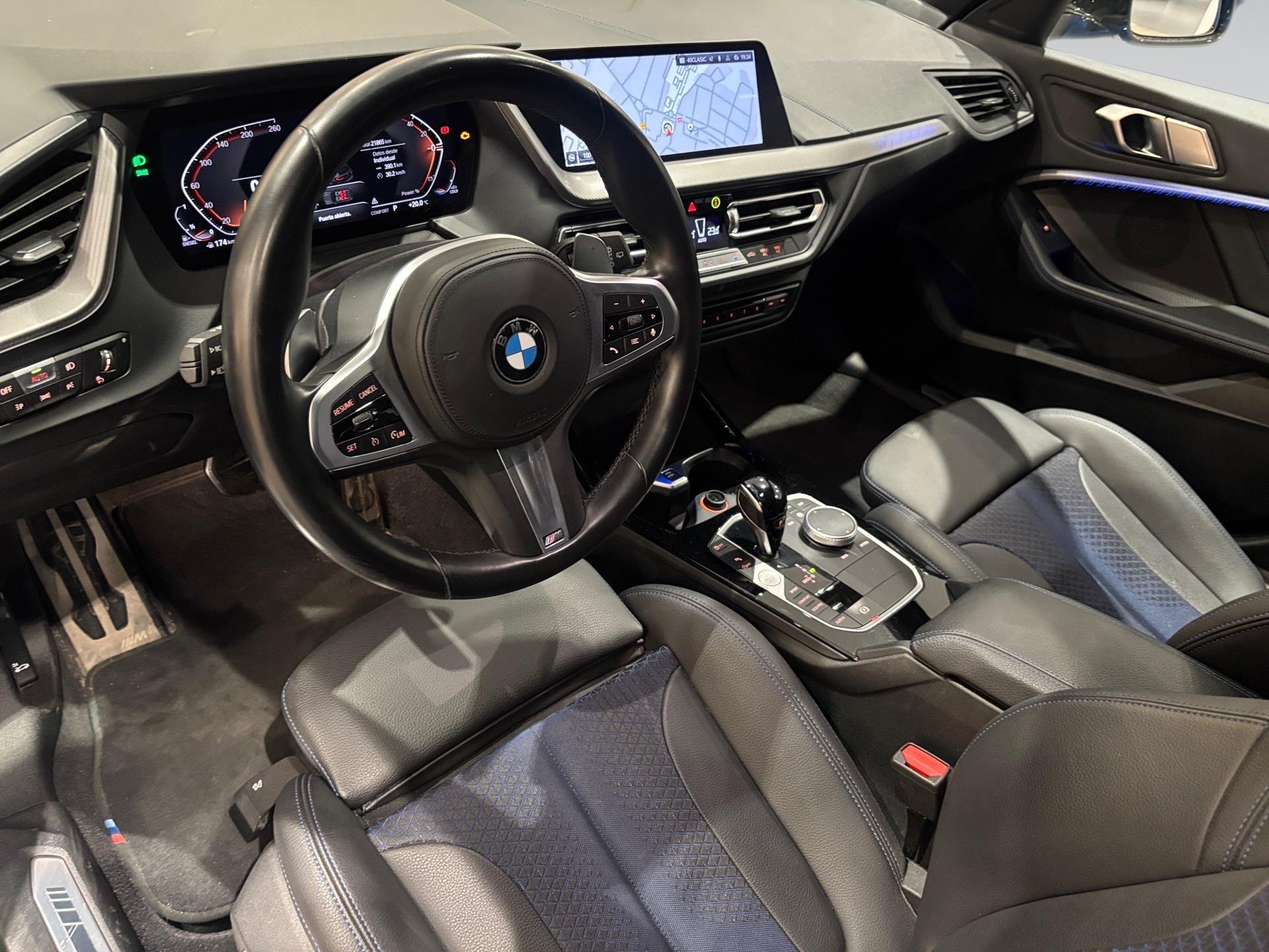 BMW Serie 1 118d color Azul. Año 2021. 110KW(150CV). Diésel. En concesionario Automotor Costa, S.L.U. de Almería