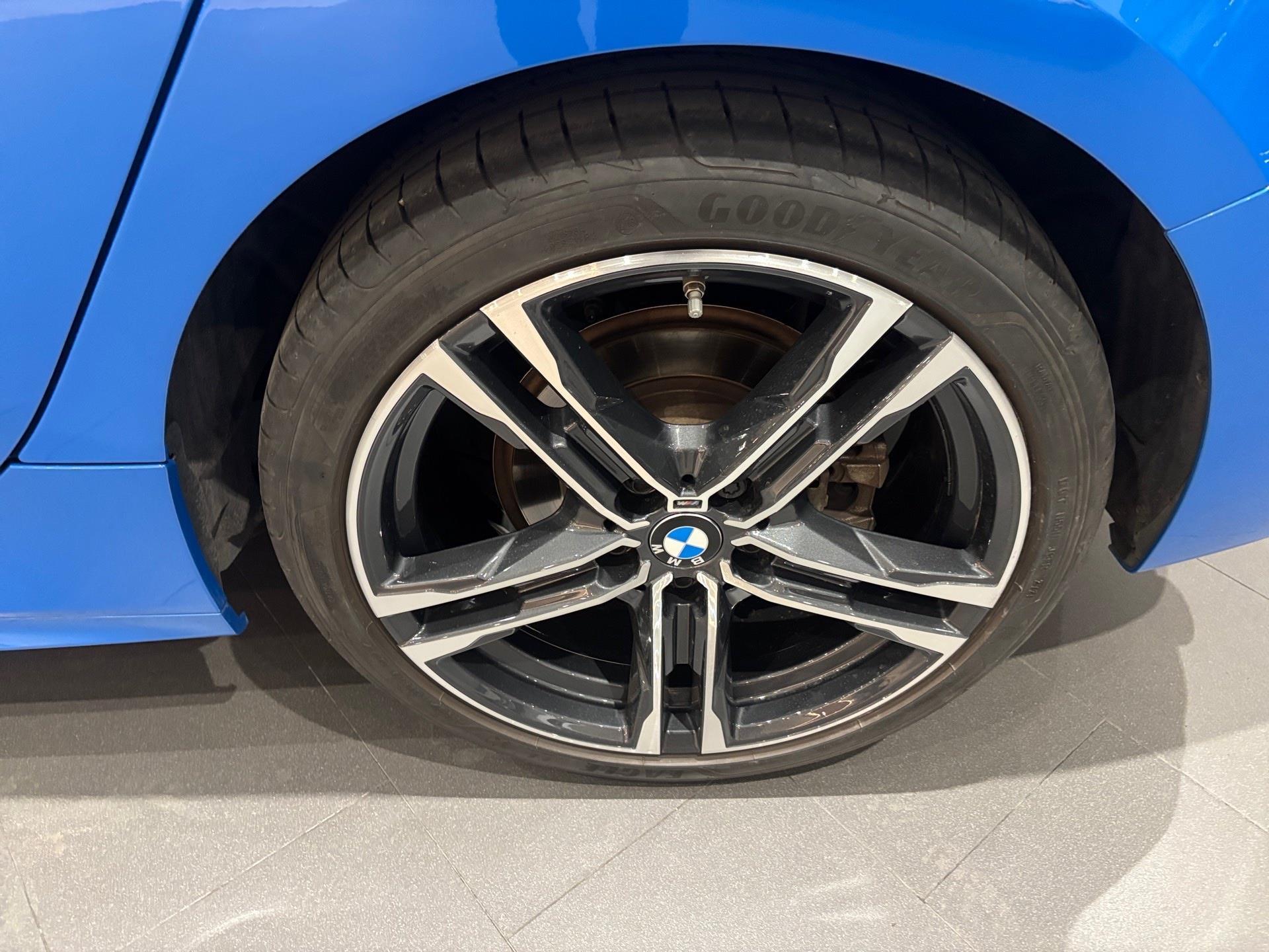 BMW Serie 1 118d color Azul. Año 2021. 110KW(150CV). Diésel. En concesionario Automotor Costa, S.L.U. de Almería