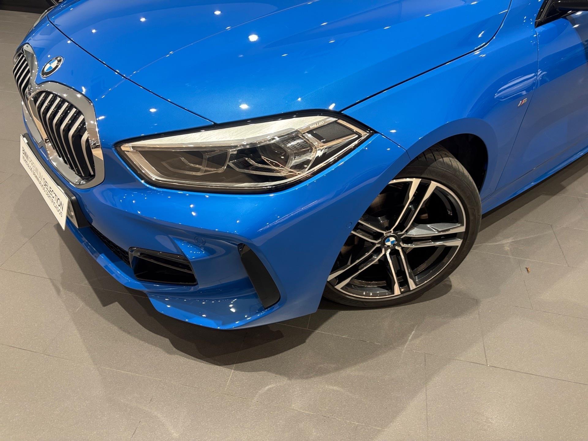 BMW Serie 1 118d color Azul. Año 2021. 110KW(150CV). Diésel. En concesionario Automotor Costa, S.L.U. de Almería