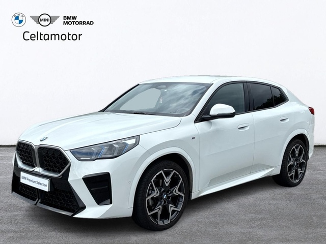BMW X2 sDrive18d color Blanco. Año 2025. 110KW(150CV). Diésel. En concesionario Celtamotor Caldas Reis de Pontevedra