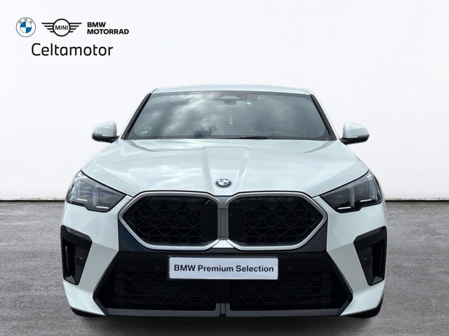 BMW X2 sDrive18d color Blanco. Año 2025. 110KW(150CV). Diésel. En concesionario Celtamotor Caldas Reis de Pontevedra