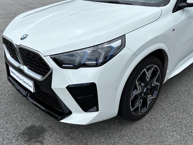 BMW X2 sDrive18d color Blanco. Año 2025. 110KW(150CV). Diésel. En concesionario Celtamotor Caldas Reis de Pontevedra