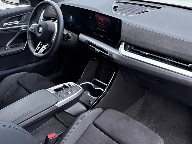 BMW X2 sDrive18d color Blanco. Año 2025. 110KW(150CV). Diésel. En concesionario Celtamotor Caldas Reis de Pontevedra