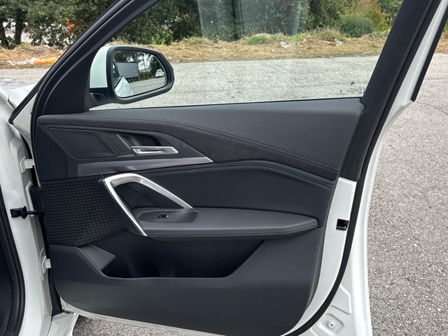 BMW X2 sDrive18d color Blanco. Año 2025. 110KW(150CV). Diésel. En concesionario Celtamotor Caldas Reis de Pontevedra