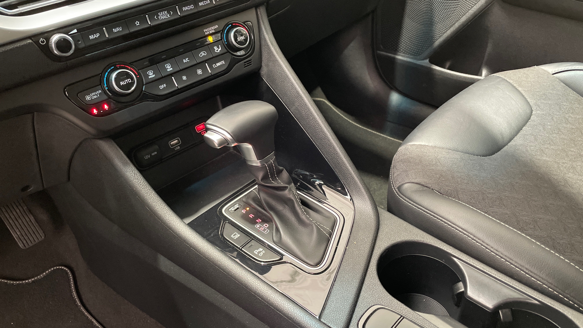 Kia Niro 1.6 GDi HEV Híbrido en Barcelona