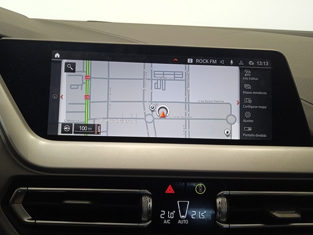 BMW Serie 1 118d color Gris. Año 2024. 110KW(150CV). Diésel. En concesionario ALBAMOCION CIUDAD REAL  de Ciudad Real