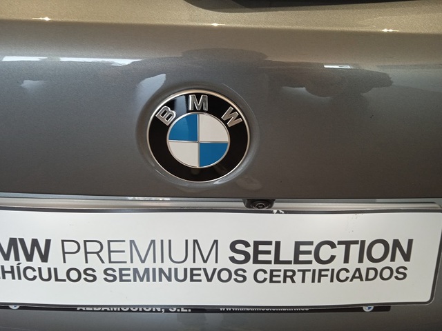 BMW Serie 1 118d color Gris. Año 2024. 110KW(150CV). Diésel. En concesionario ALBAMOCION CIUDAD REAL  de Ciudad Real