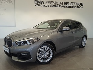 Fotos de BMW Serie 1 118d color Gris. Año 2024. 110KW(150CV). Diésel. En concesionario ALBAMOCION CIUDAD REAL  de Ciudad Real