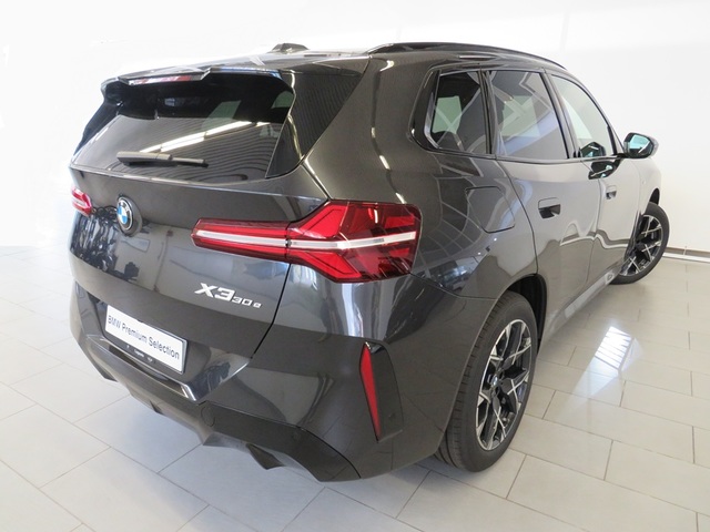 BMW X3 xDrive30e color Gris. Año 2025. 220KW(299CV). Híbrido Electro/Gasolina. En concesionario Lugauto S.A. de Lugo