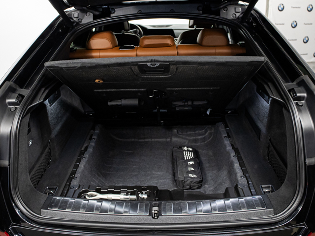 BMW X6 xDrive30d color Negro. Año 2022. 210KW(286CV). Diésel. En concesionario BMW Fuenteolid Valladolid de Valladolid