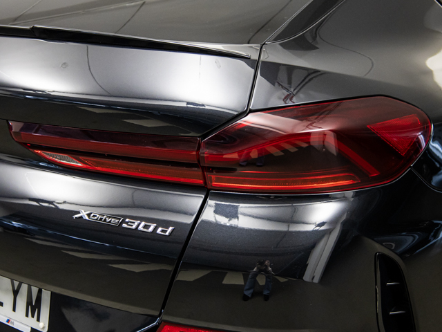 BMW X6 xDrive30d color Negro. Año 2022. 210KW(286CV). Diésel. En concesionario BMW Fuenteolid Valladolid de Valladolid