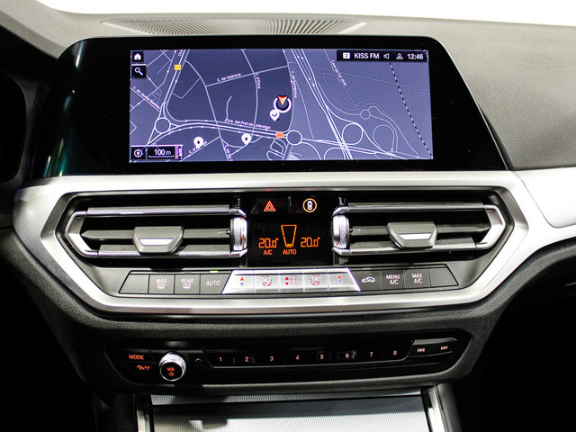 BMW Serie 3 320d color Gris. Año 2022. 140KW(190CV). Diésel. En concesionario Barcelona Premium -- GRAN VIA de Barcelona