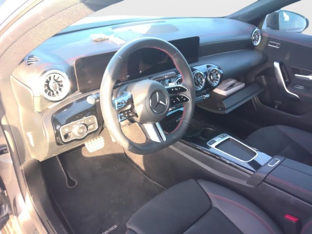 Foto 4 Mercedes-Benz CLA 200 120 kW (163 CV)