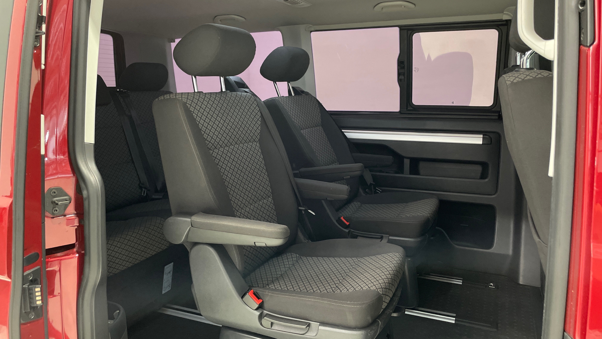 Volkswagen Multivan 2.0 TDI en Barcelona