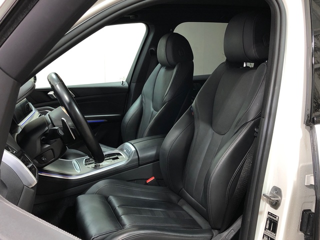 BMW X5 xDrive40i color Blanco. Año 2022. 250KW(340CV). Gasolina. En concesionario Movilnorte El Plantio de Madrid