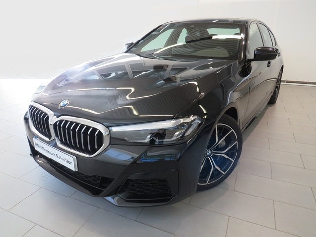 BMW Serie 5 530d color Negro. Año 2021. 210KW(286CV). Diésel. En concesionario Lugauto S.A. de Lugo