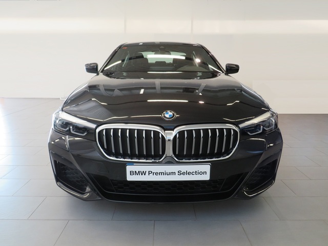 BMW Serie 5 530d color Negro. Año 2021. 210KW(286CV). Diésel. En concesionario Lugauto S.A. de Lugo