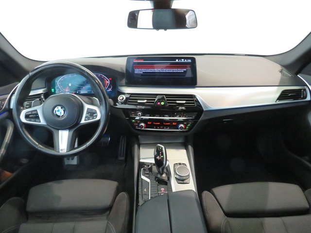 BMW Serie 5 530d color Negro. Año 2021. 210KW(286CV). Diésel. En concesionario Lugauto S.A. de Lugo