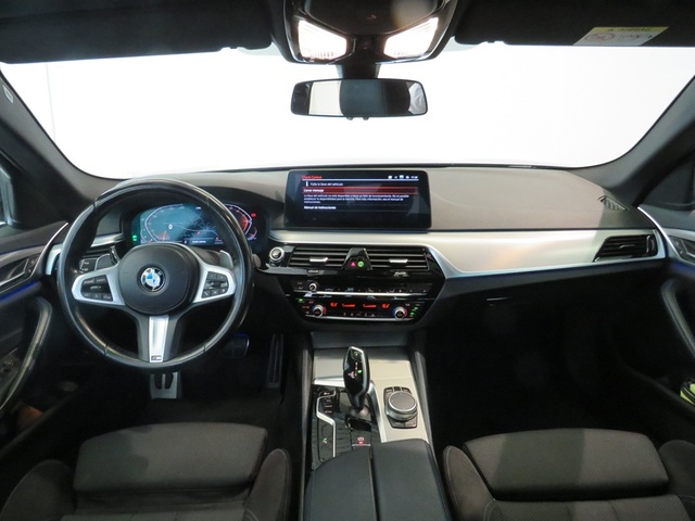 BMW Serie 5 530d color Negro. Año 2021. 210KW(286CV). Diésel. En concesionario Lugauto S.A. de Lugo
