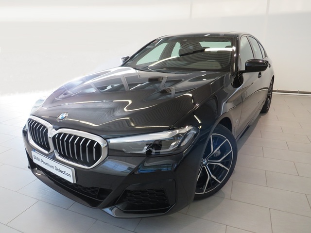 BMW Serie 5 530d color Negro. Año 2021. 210KW(286CV). Diésel. En concesionario Lugauto S.A. de Lugo