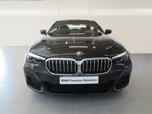 BMW Serie 5 530d color Negro. Año 2021. 210KW(286CV). Diésel. En concesionario Lugauto S.A. de Lugo