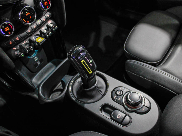 fotoG 14 del MINI MINI 3 Puertas Cooper SE 135 kW (184 CV) 184cv Eléctrico del 2023 en Barcelona