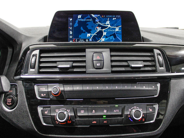 BMW Serie 1 118i color Negro. Año 2019. 100KW(136CV). Gasolina. En concesionario Barcelona Premium -- GRAN VIA de Barcelona