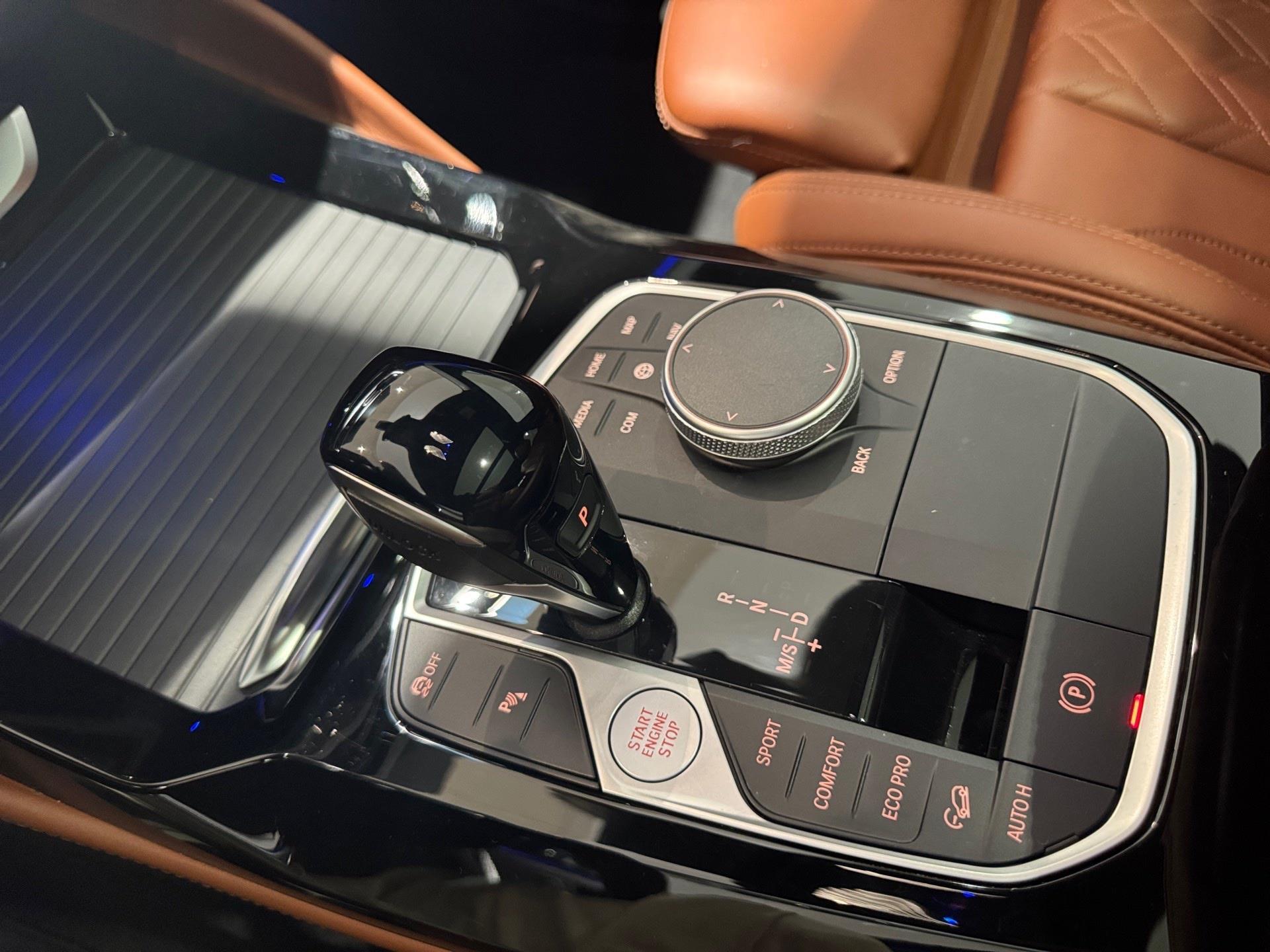 BMW X4 xDrive20d color Blanco. Año 2024. 140KW(190CV). Diésel. En concesionario Automotor Premium Viso - Málaga de Málaga