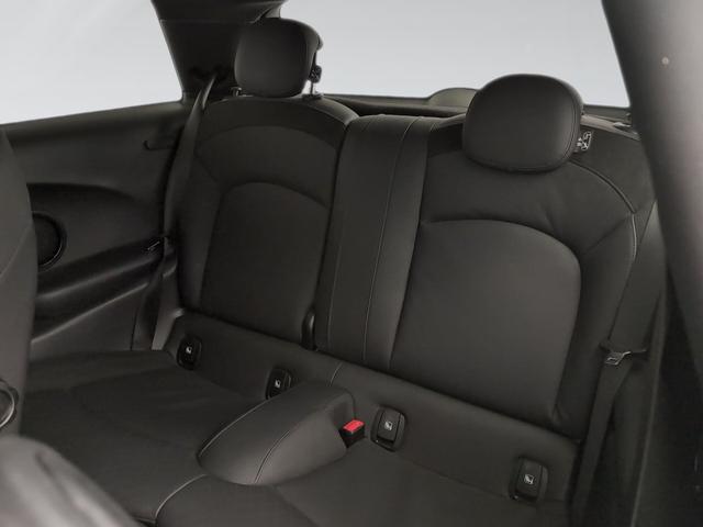 fotoG 8 del MINI MINI Cooper 100 kW (136 CV) 136cv Gasolina del 2024 en Málaga