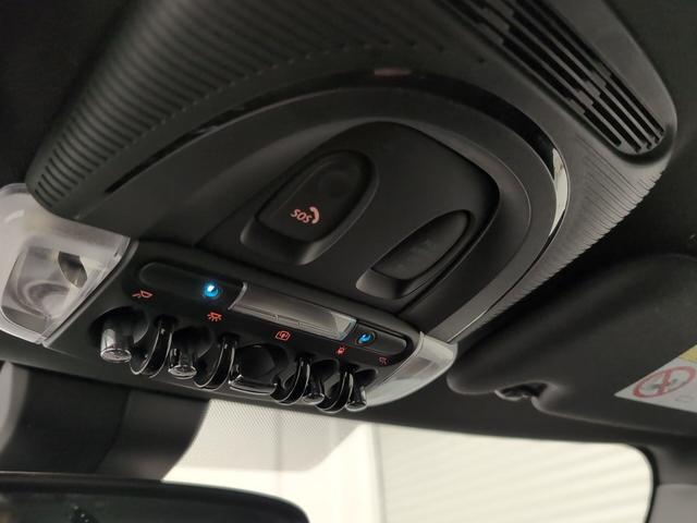 fotoG 16 del MINI MINI Cooper 100 kW (136 CV) 136cv Gasolina del 2024 en Málaga