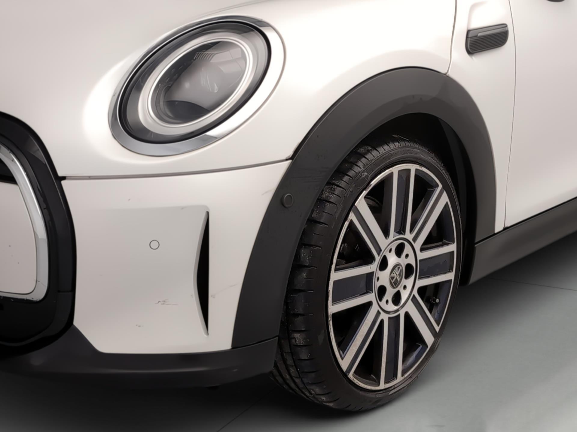 fotoG 5 del MINI MINI Cooper 100 kW (136 CV) 136cv Gasolina del 2024 en Málaga