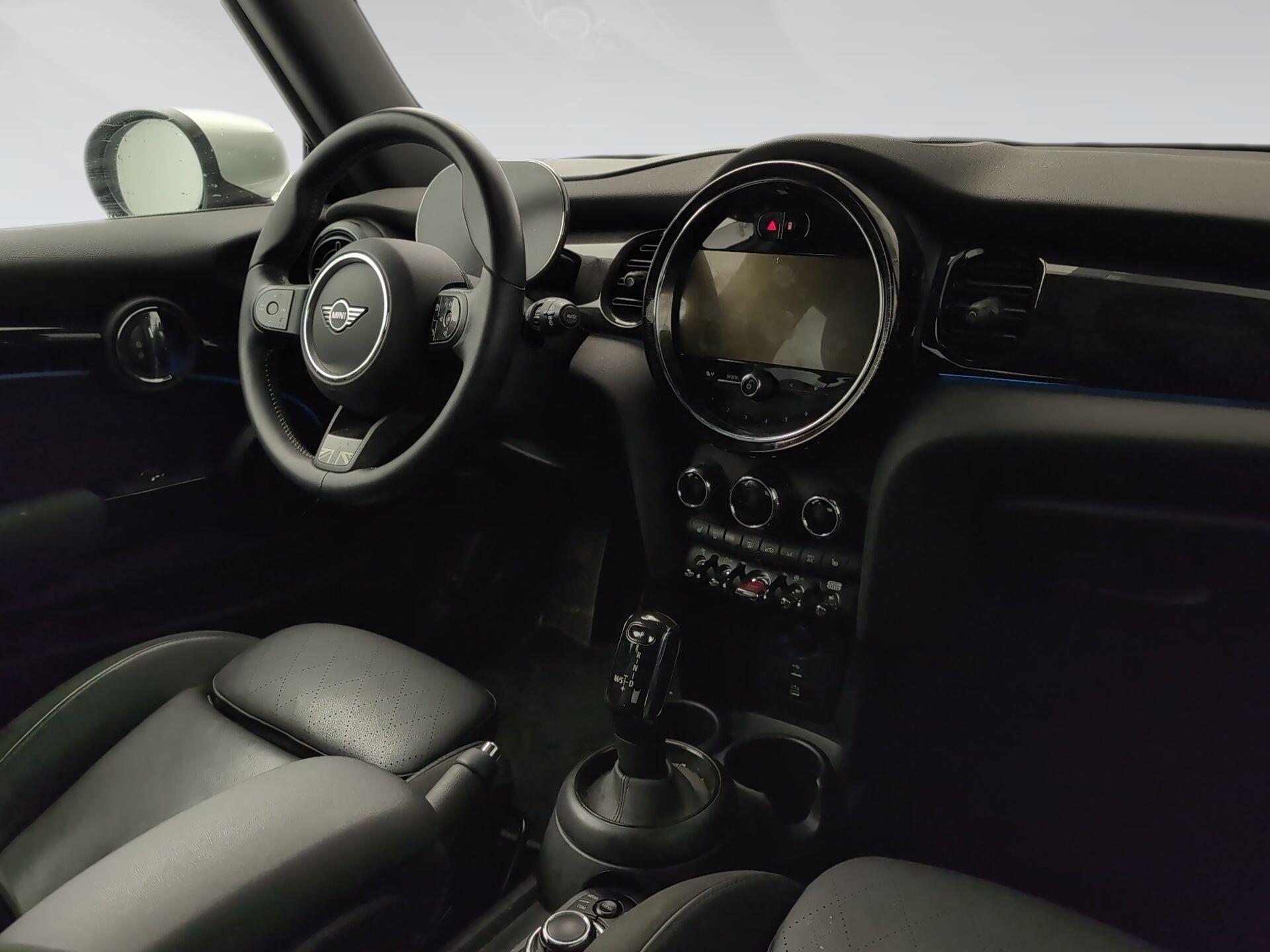 fotoG 7 del MINI MINI Cooper 100 kW (136 CV) 136cv Gasolina del 2024 en Málaga