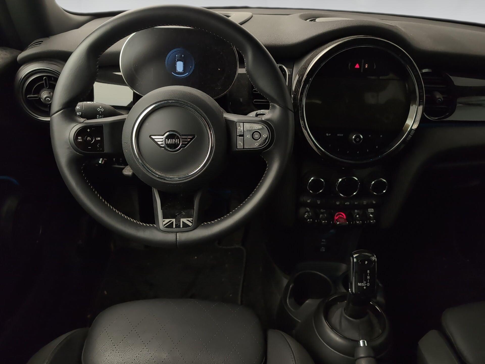 fotoG 10 del MINI MINI Cooper 100 kW (136 CV) 136cv Gasolina del 2024 en Málaga