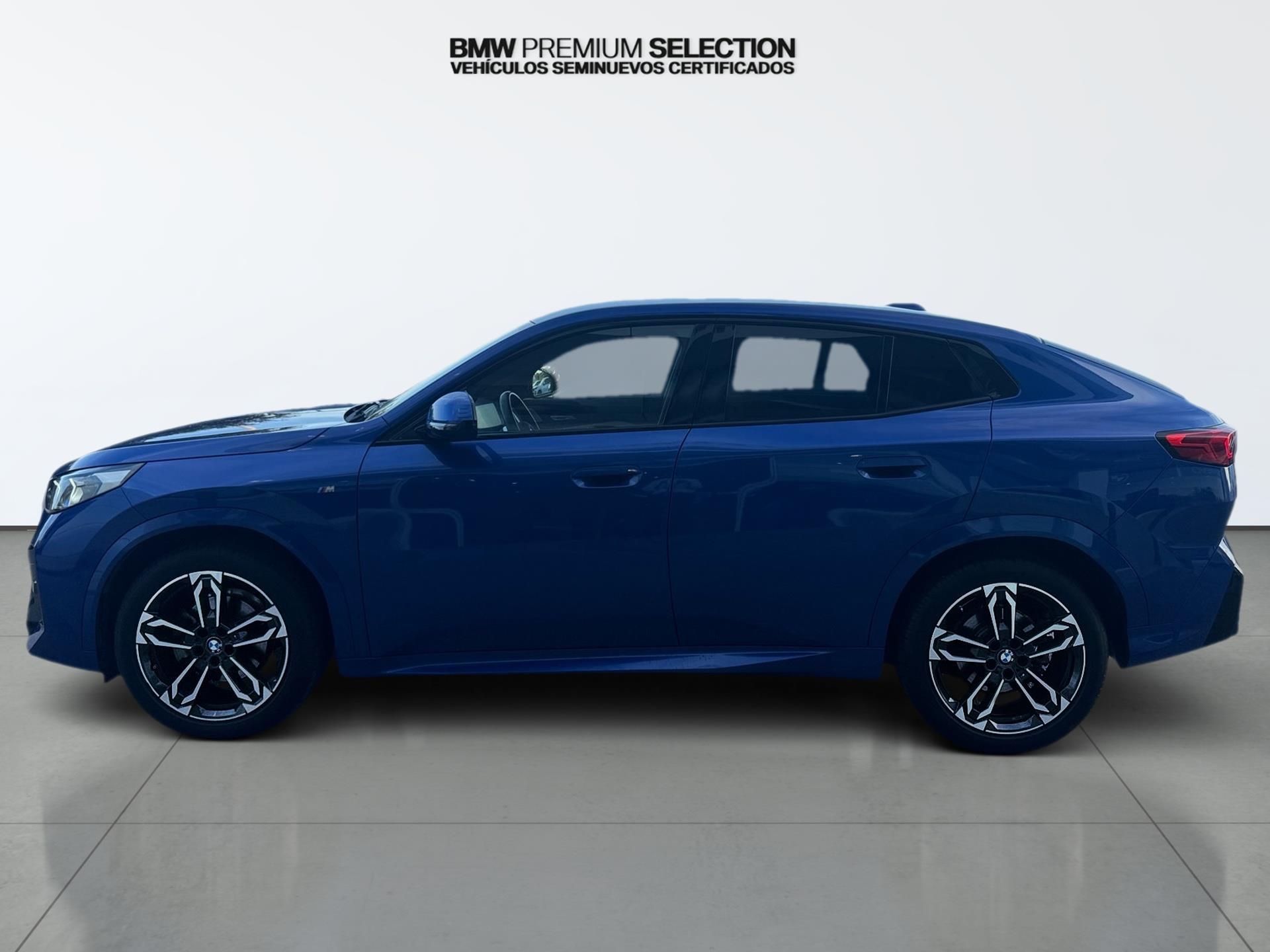 BMW X2 sDrive18d color Azul. Año 2024. 110KW(150CV). Diésel. En concesionario Automotor Premium Marbella - Málaga de Málaga