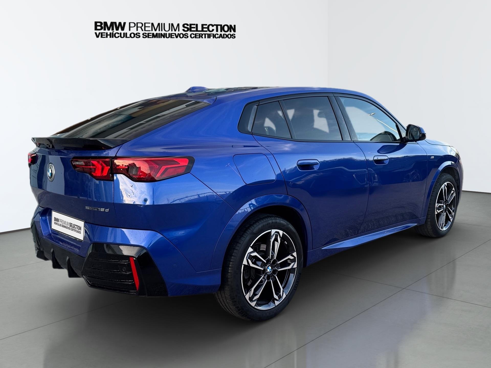 BMW X2 sDrive18d color Azul. Año 2024. 110KW(150CV). Diésel. En concesionario Automotor Premium Marbella - Málaga de Málaga