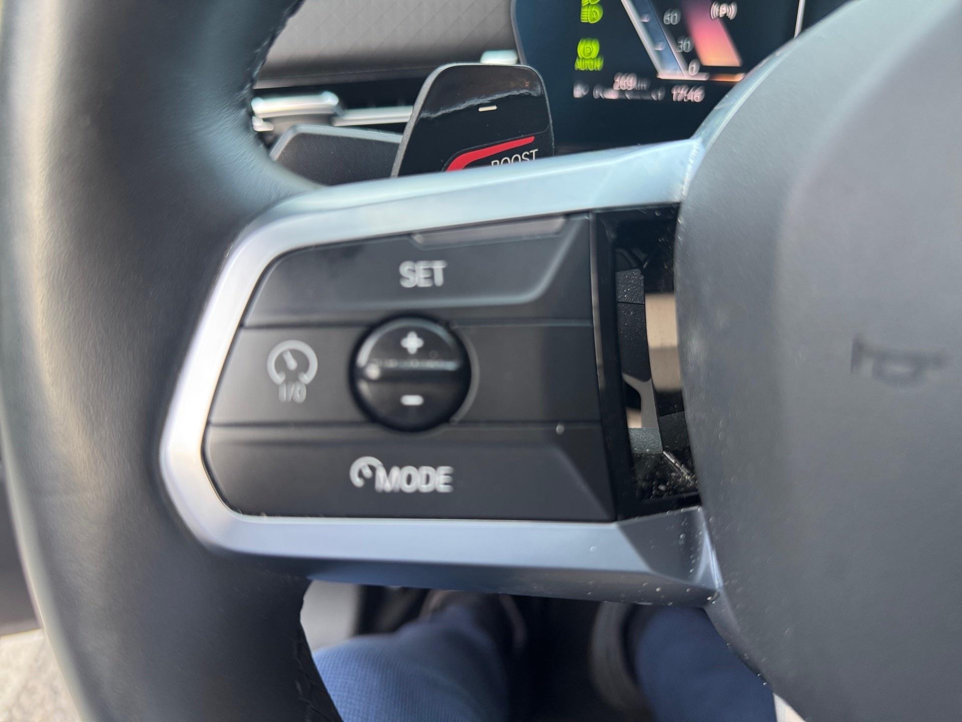 BMW X2 sDrive18d color Azul. Año 2024. 110KW(150CV). Diésel. En concesionario Automotor Premium Marbella - Málaga de Málaga