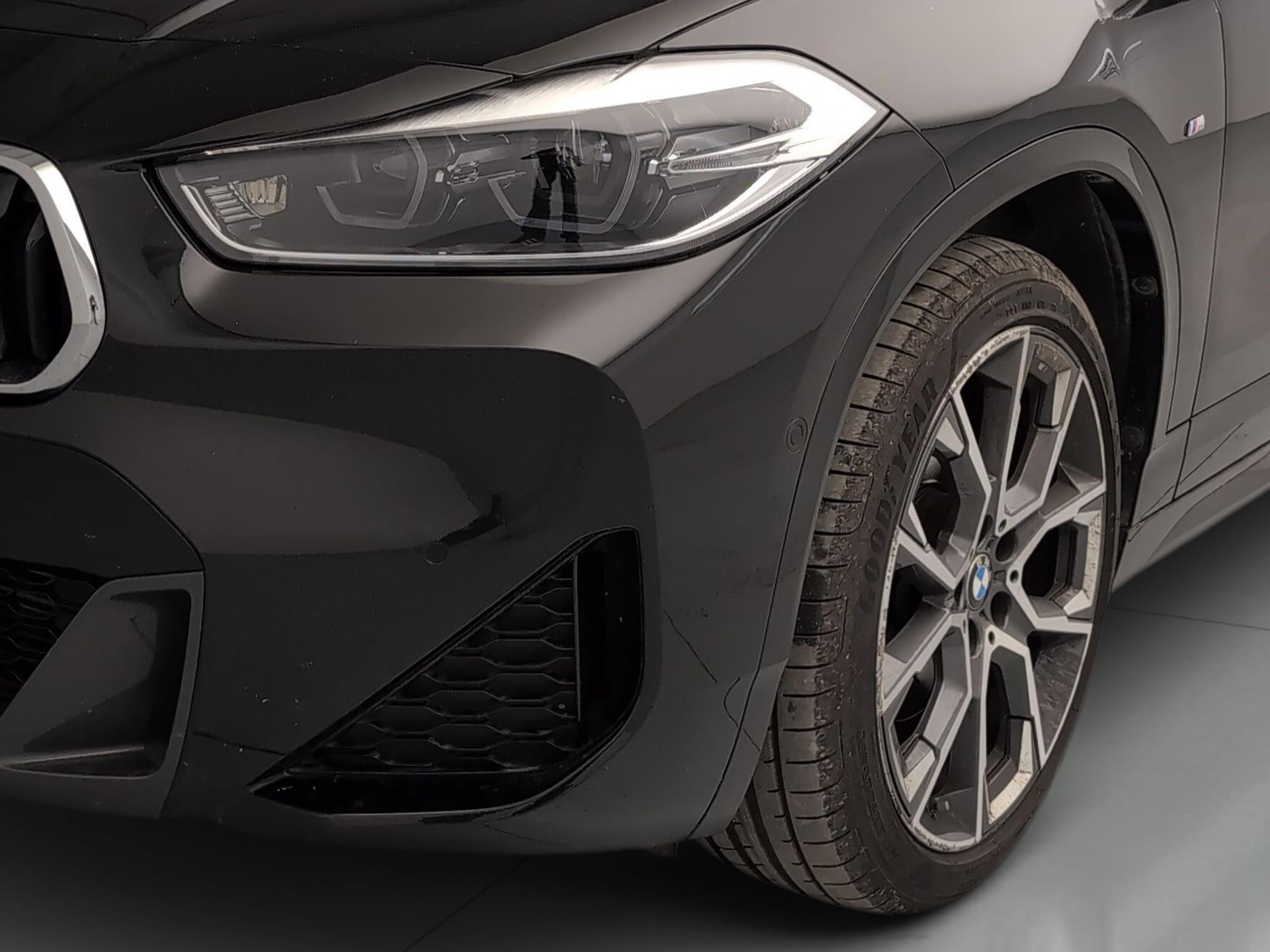 BMW X2 sDrive18d color Negro. Año 2022. 110KW(150CV). Diésel. En concesionario Automotor Premium Marbella - Málaga de Málaga