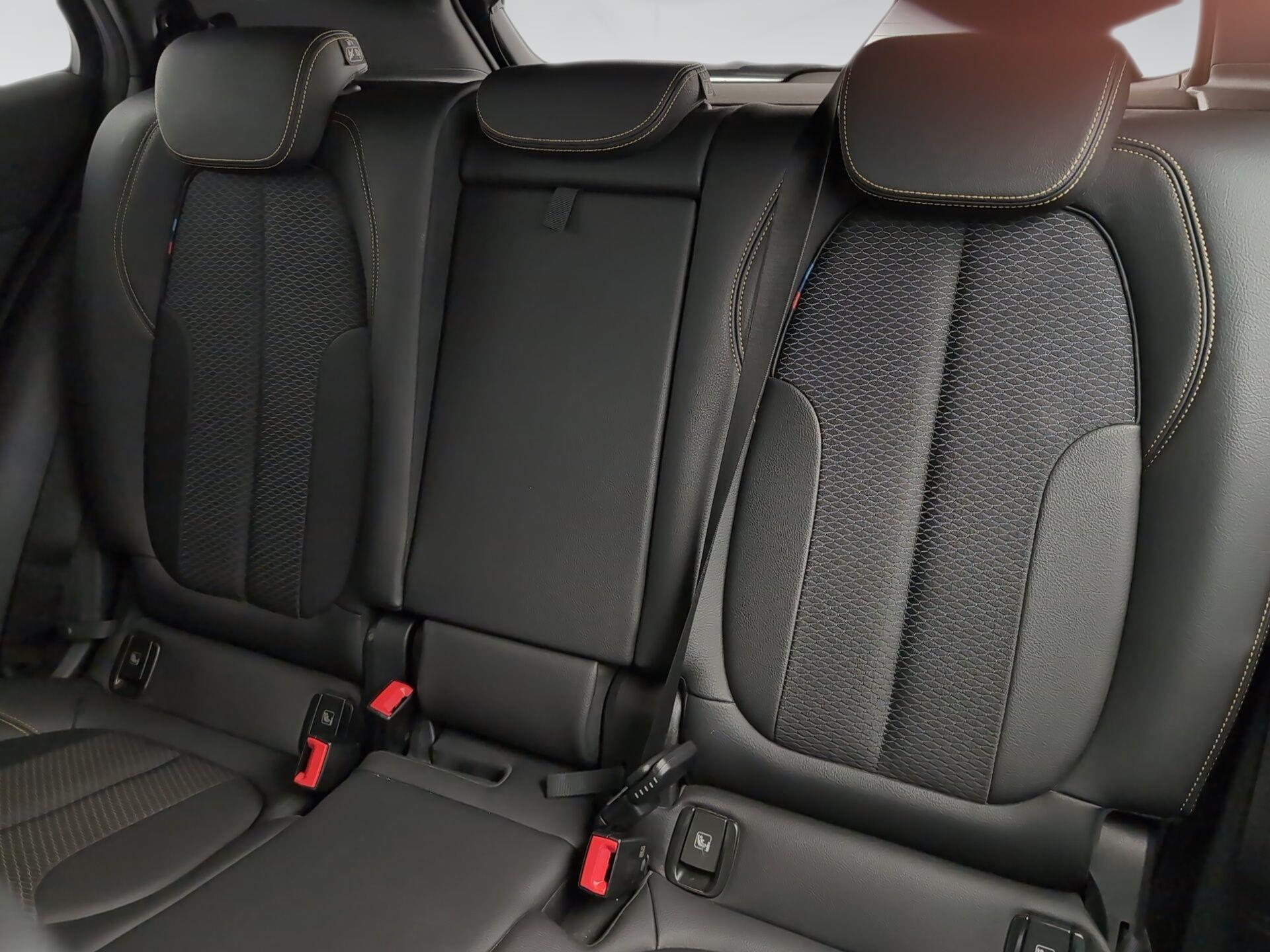 BMW X2 sDrive18d color Negro. Año 2022. 110KW(150CV). Diésel. En concesionario Automotor Premium Marbella - Málaga de Málaga