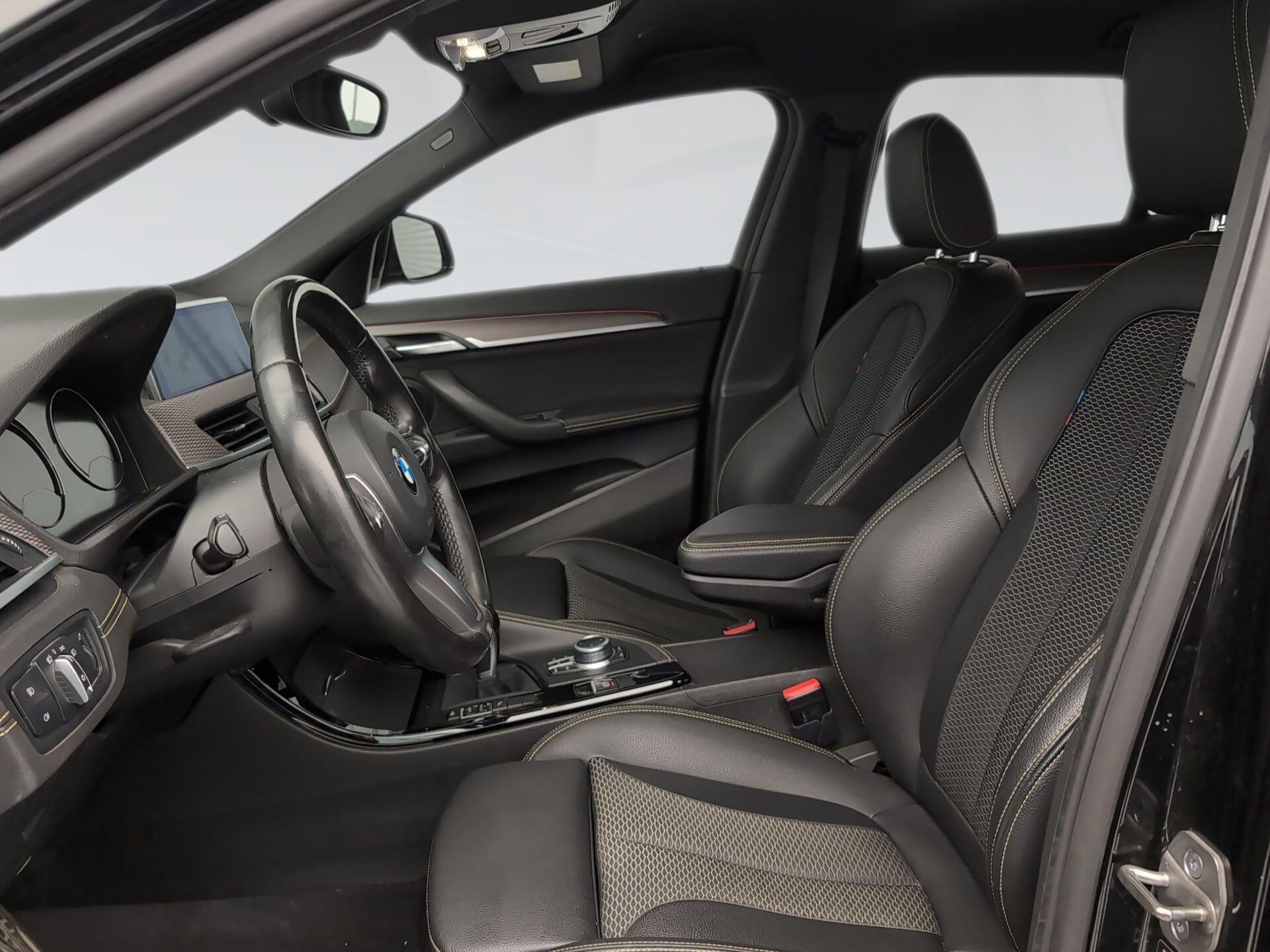 BMW X2 sDrive18d color Negro. Año 2022. 110KW(150CV). Diésel. En concesionario Automotor Premium Marbella - Málaga de Málaga