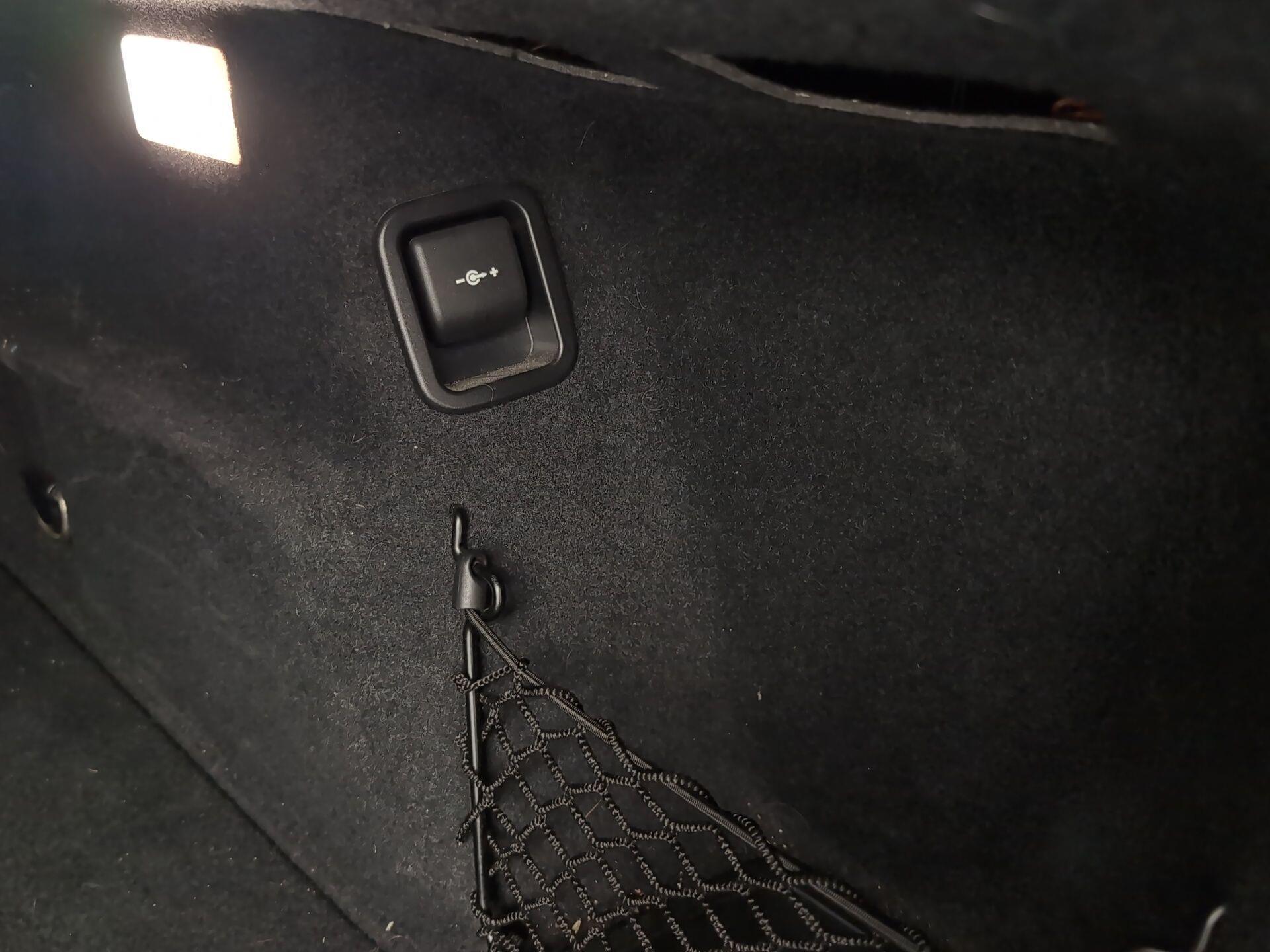 BMW X2 sDrive18d color Negro. Año 2022. 110KW(150CV). Diésel. En concesionario Automotor Premium Marbella - Málaga de Málaga