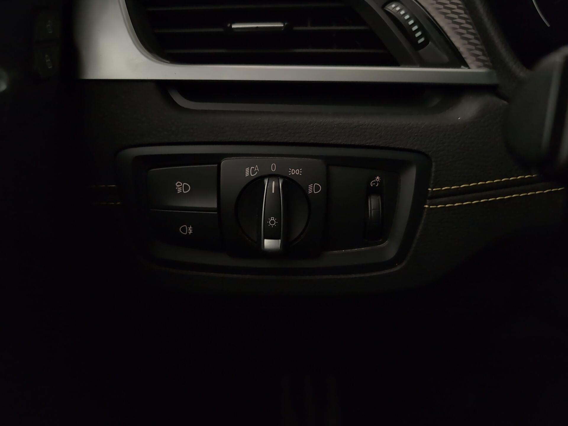 BMW X2 sDrive18d color Negro. Año 2022. 110KW(150CV). Diésel. En concesionario Automotor Premium Marbella - Málaga de Málaga