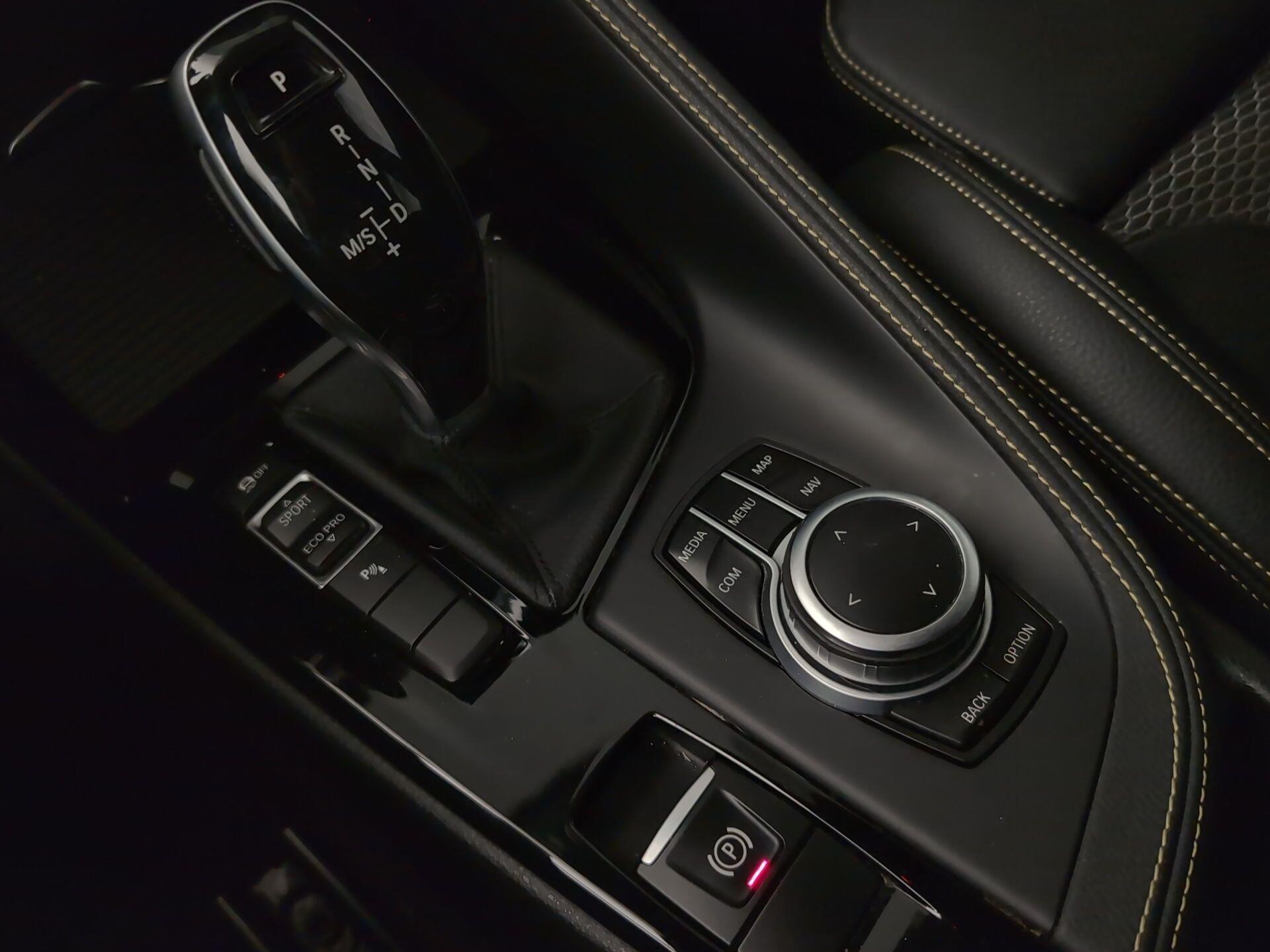 BMW X2 sDrive18d color Negro. Año 2022. 110KW(150CV). Diésel. En concesionario Automotor Premium Marbella - Málaga de Málaga