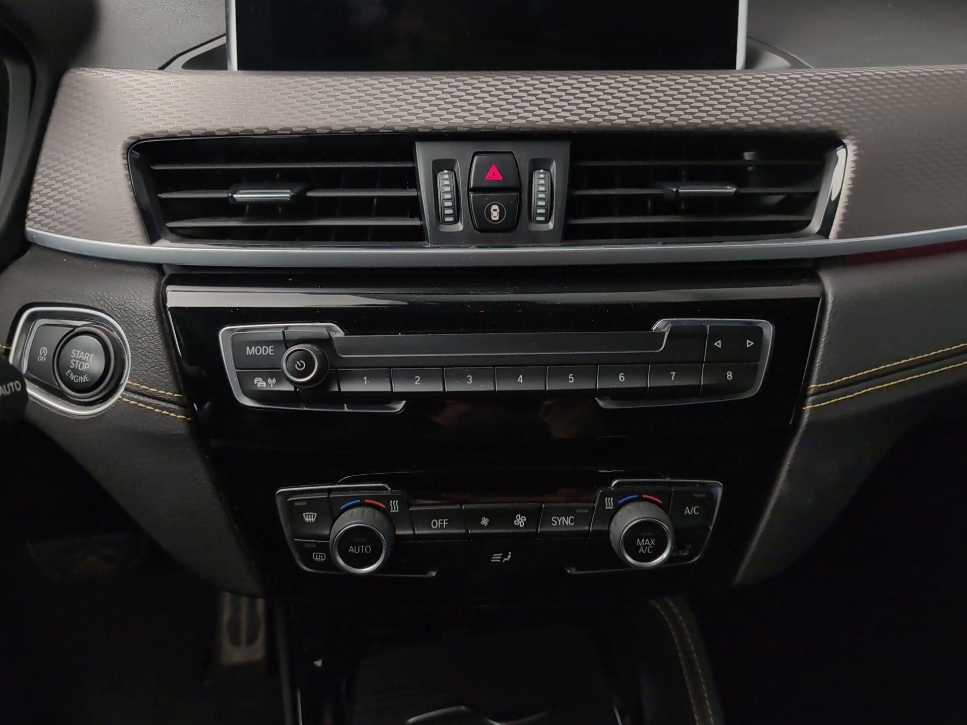 BMW X2 sDrive18d color Negro. Año 2022. 110KW(150CV). Diésel. En concesionario Automotor Premium Marbella - Málaga de Málaga