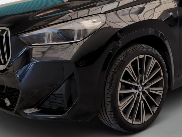 BMW X1 sDrive20i color Negro. Año 2023. 125KW(170CV). Gasolina. En concesionario Automotor Premium Velázquez - Málaga de Málaga