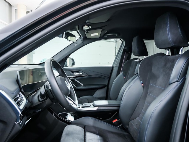 BMW X1 sDrive18d color Negro. Año 2024. 110KW(150CV). Diésel. En concesionario Oliva Motor Tarragona de Tarragona