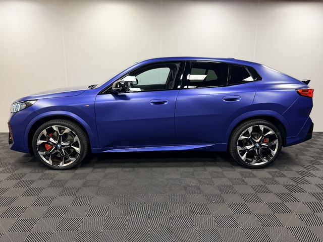 BMW X2 sDrive18d color Azul. Año 2024. 110KW(150CV). Diésel. En concesionario Maberauto de Castellón