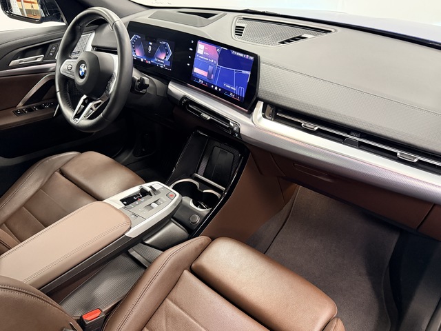 BMW X2 sDrive18d color Azul. Año 2024. 110KW(150CV). Diésel. En concesionario Maberauto de Castellón